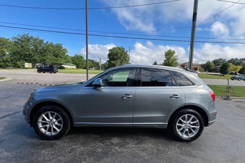 2010 Audi Q5 Premium Plus photo 1