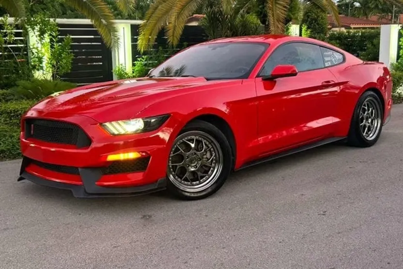 2015 Ford Mustang EcoBoost Premium photo 1