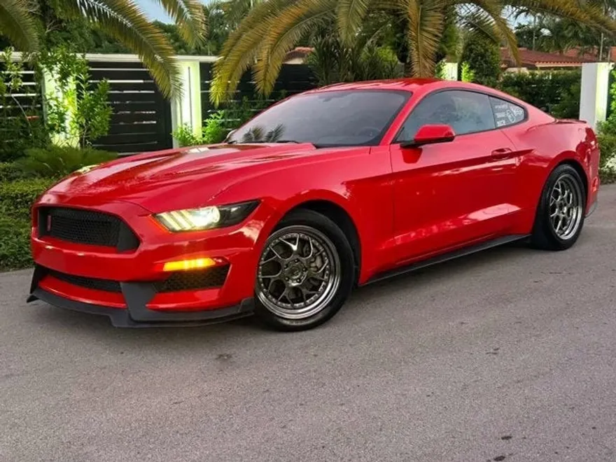 2015 Ford Mustang EcoBoost Premium photo 1