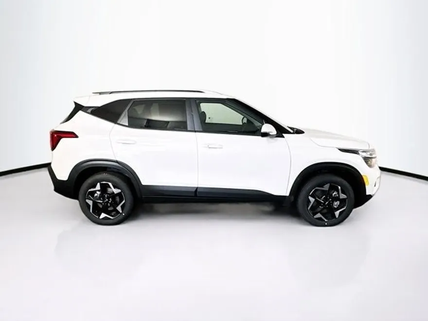 2025 Kia Seltos S photo 1