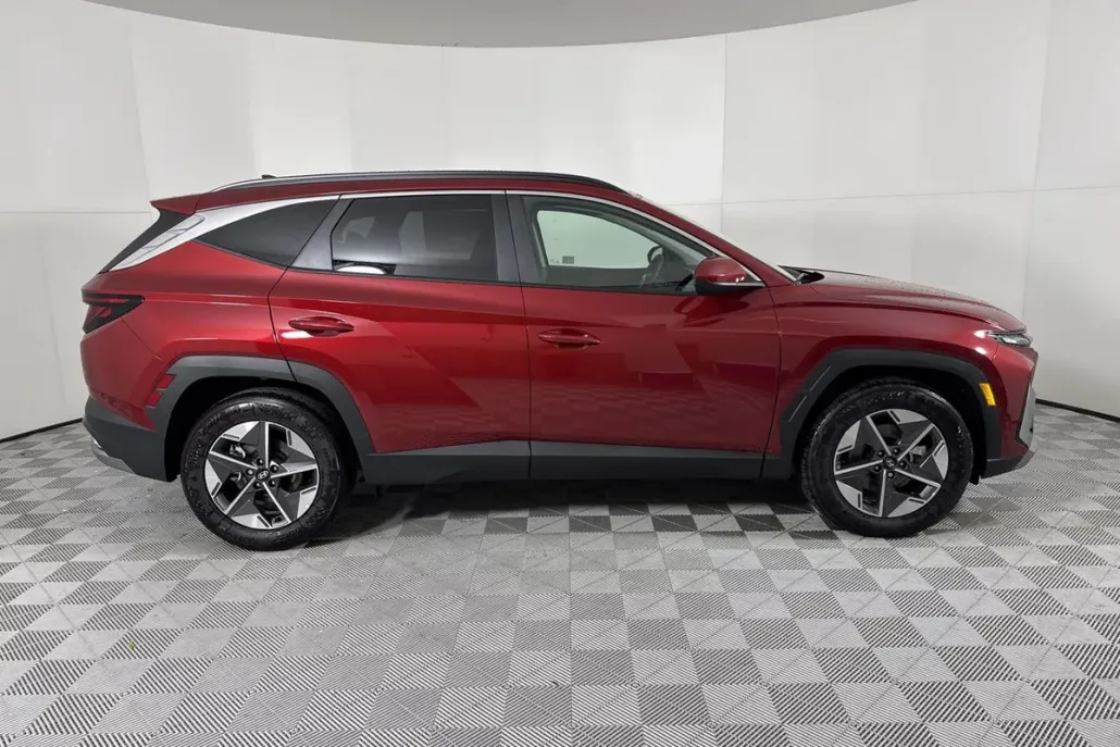 2025 Hyundai Tucson SEL photo 1