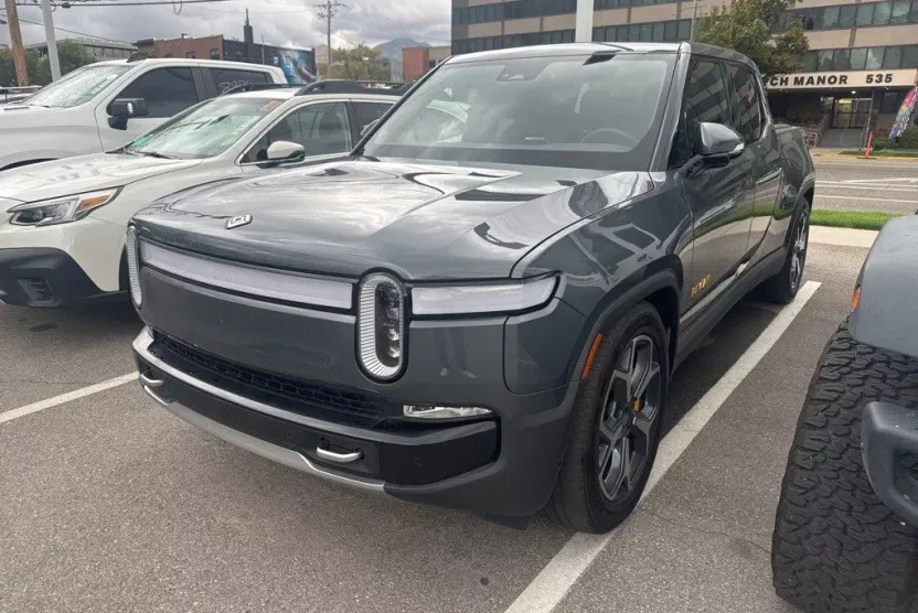 2023 Rivian R1T Adventure photo 1
