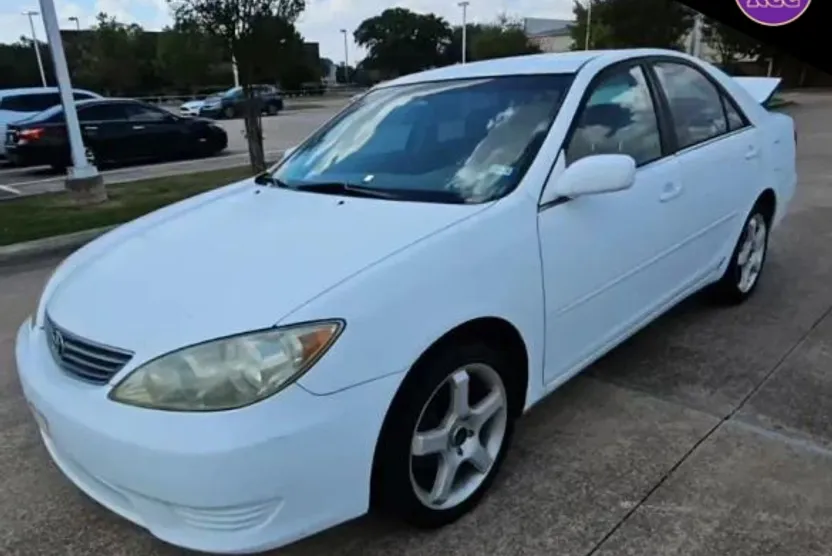 2005 Toyota Camry photo 1