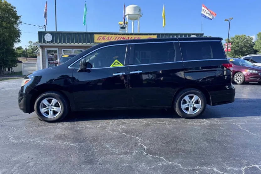 2014 Nissan Quest SV photo 1