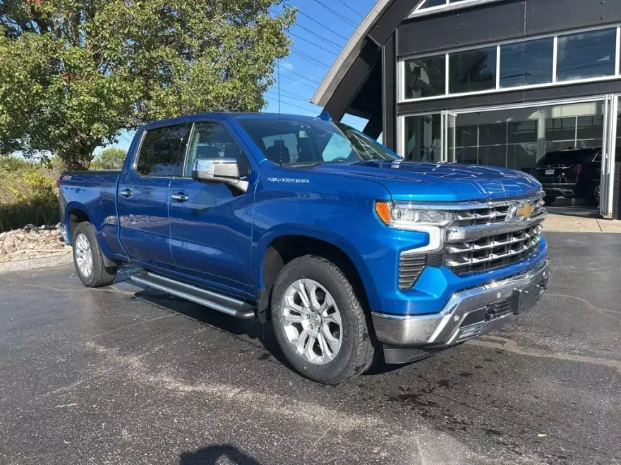 2023 Chevrolet Silverado 1500 LTZ photo 1