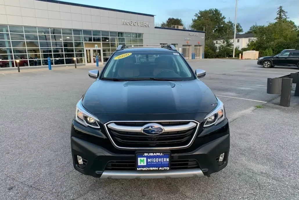 2020 Subaru Outback Touring photo 1