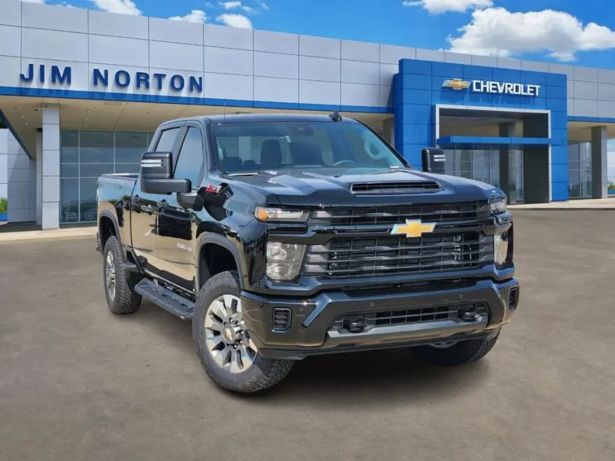 2025 Chevrolet Silverado 2500HD Custom photo 1