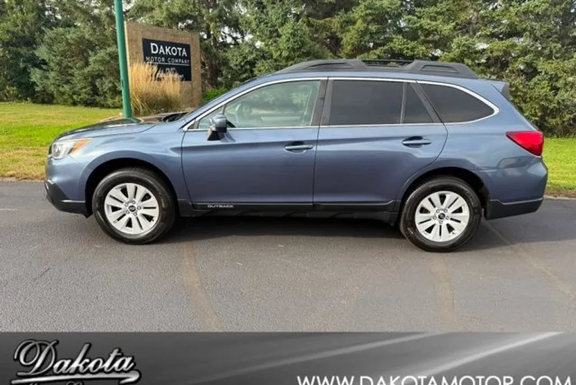 2017 Subaru Outback 2.5i Premium photo 1