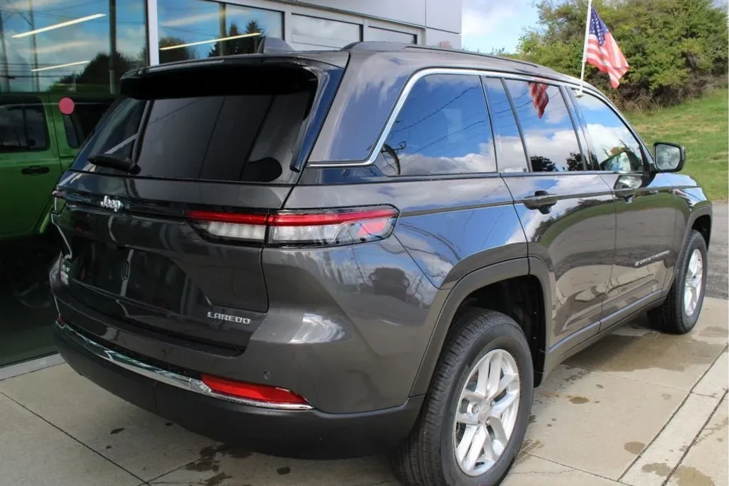 2025 Jeep Grand Cherokee Limited photo 1