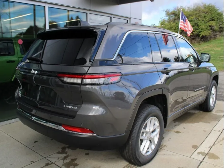 2025 Jeep Grand Cherokee Limited photo 1