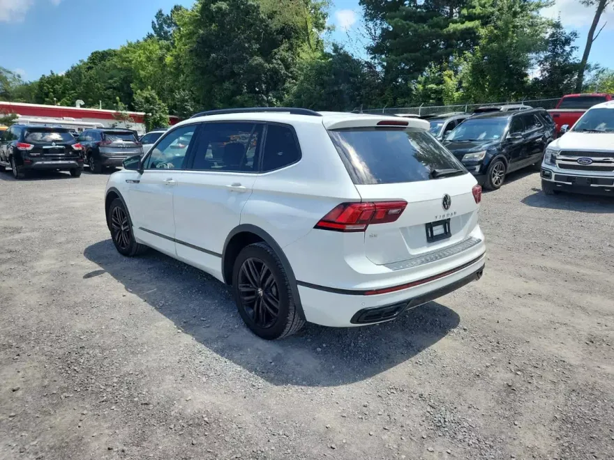 2022 Volkswagen Tiguan SE R-Line Black photo 1