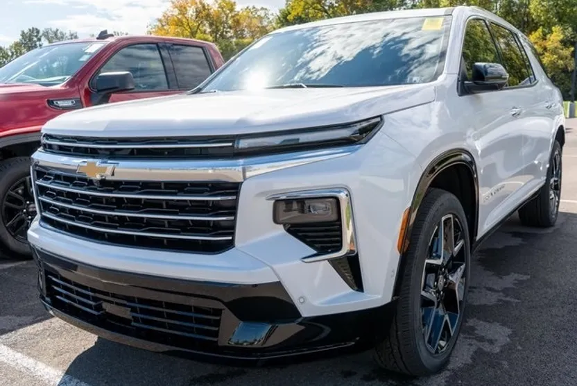 2025 Chevrolet Traverse High Country photo 1