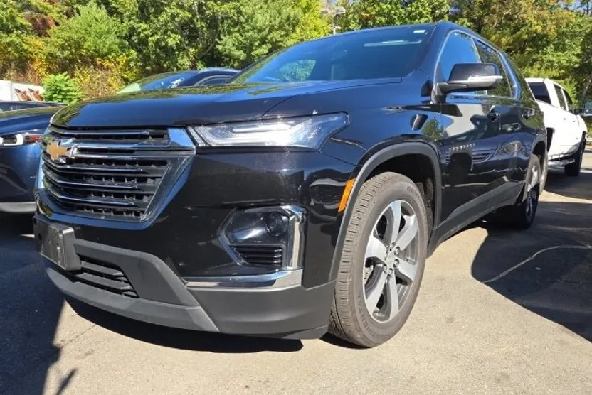 2022 Chevrolet Traverse Leather photo 1