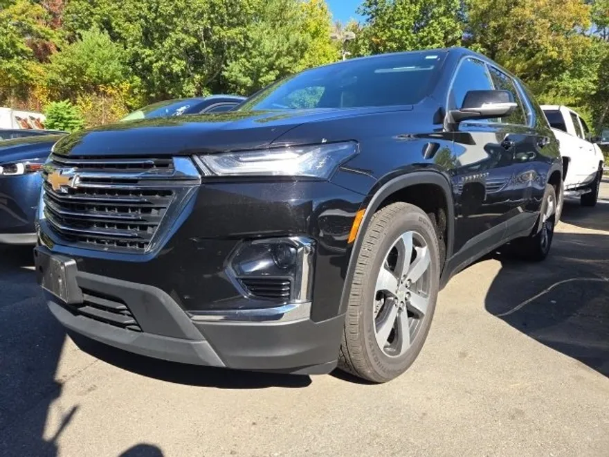 2022 Chevrolet Traverse Leather photo 1
