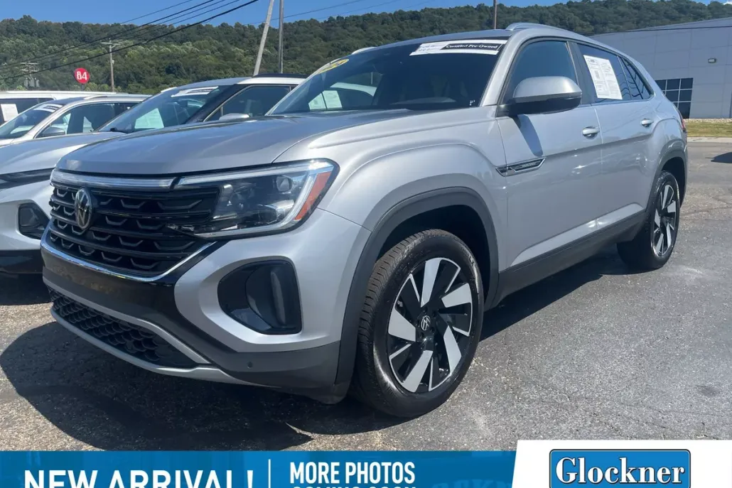 2024 Volkswagen Atlas Cross Sport SE Technology photo 1