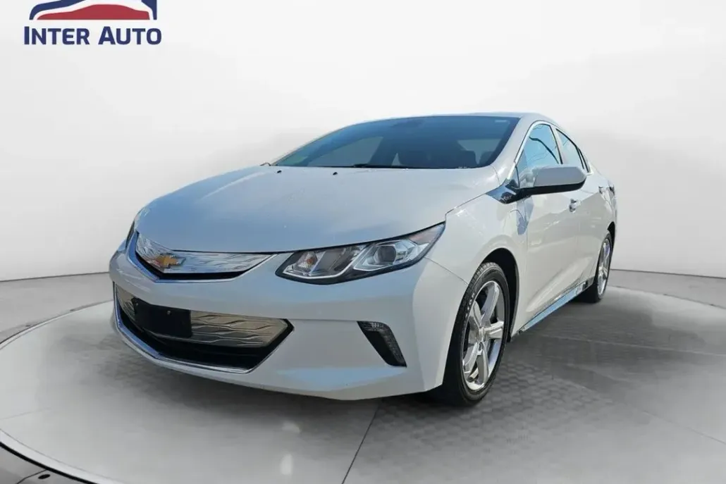 2019 Chevrolet Volt LT photo 1