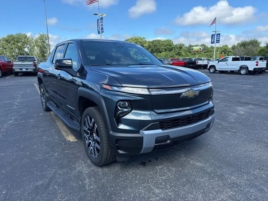 2026 Chevrolet Silverado EV LT photo 1
