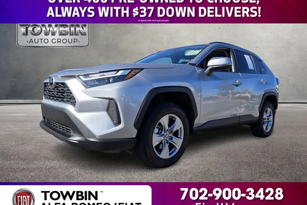 2022 Toyota RAV4 XLE photo 1