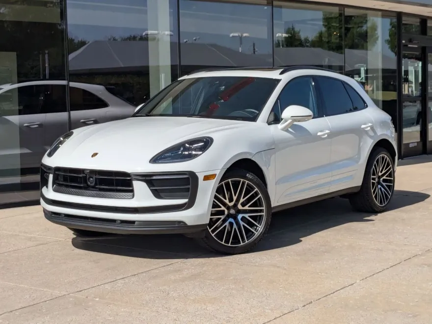 2025 Porsche Macan T photo 1