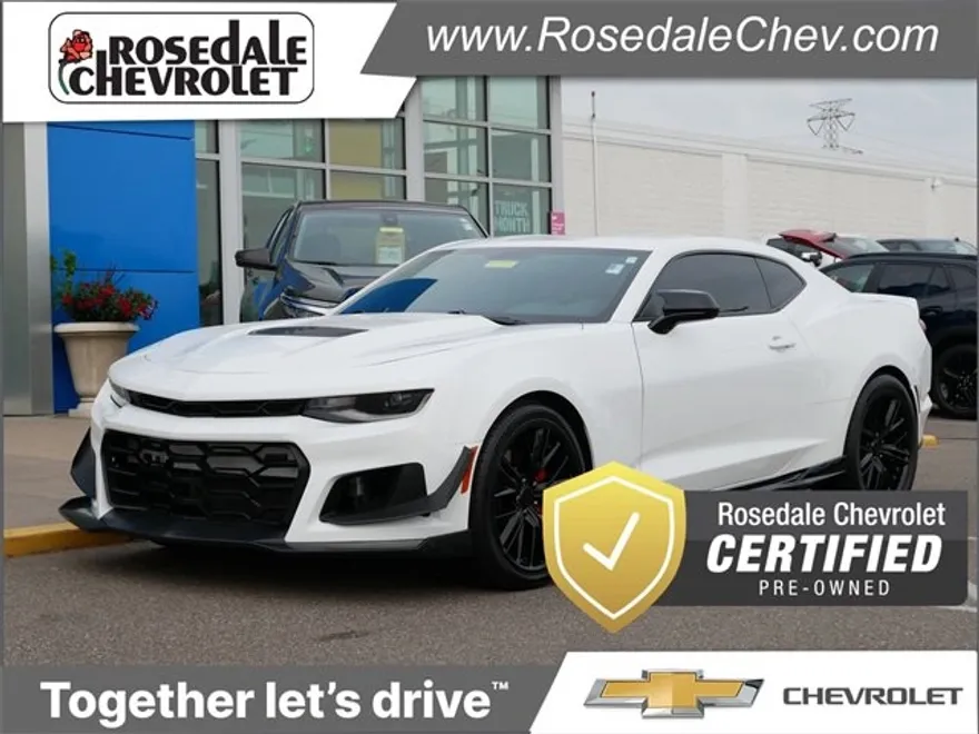 2023 Chevrolet Camaro LT1 photo 1
