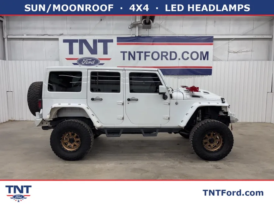 2016 Jeep Wrangler Unlimited Rubicon photo 1
