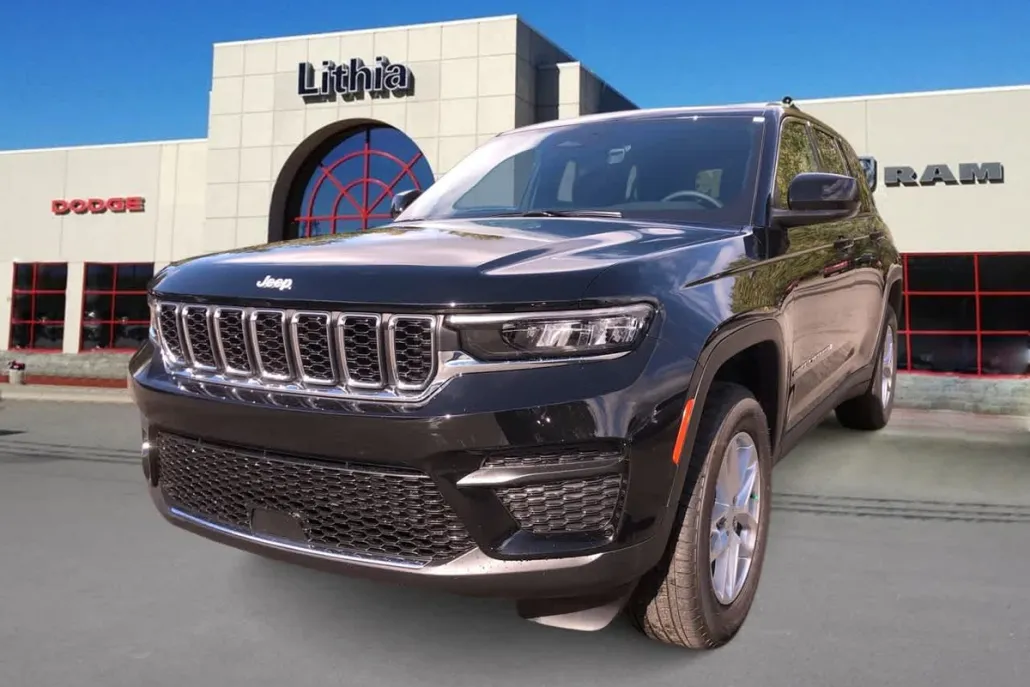 2025 Jeep Grand Cherokee Laredo photo 1