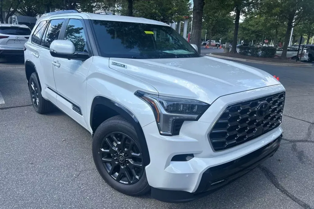 2026 Toyota Sequoia Platinum photo 1