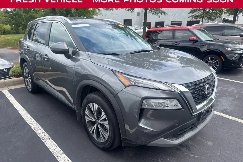 2022 Nissan Rogue SV photo 1