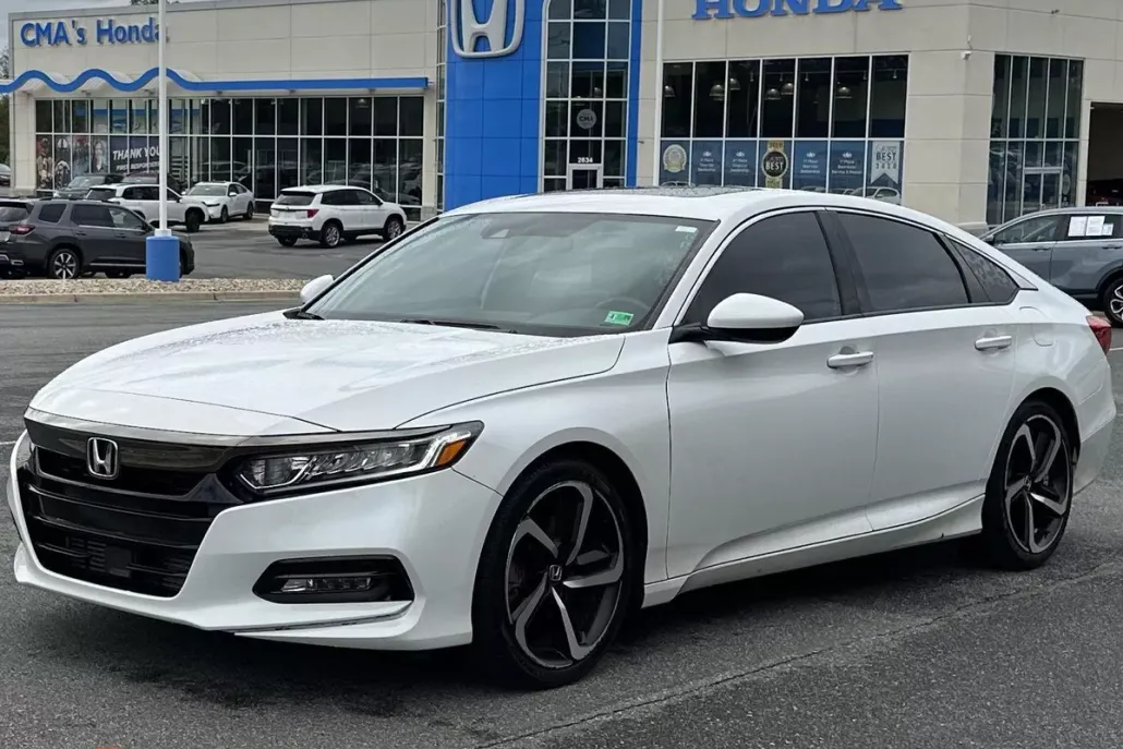 2019 Honda Accord Sport 2.0T photo 1