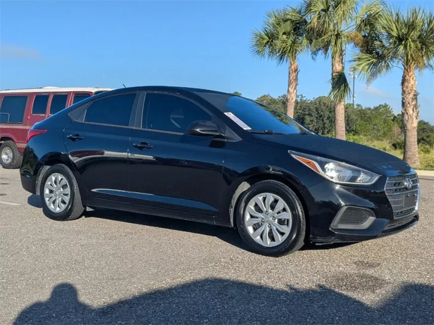 2020 Hyundai Accent SE photo 1
