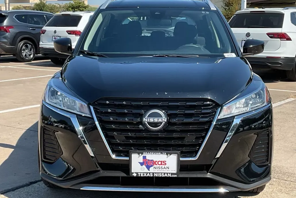 2024 Nissan Kicks SV photo 1