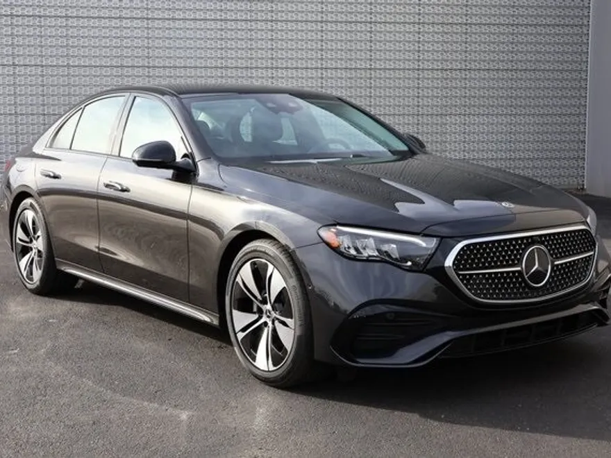 2025 Mercedes Benz E 350 4MATIC photo 1