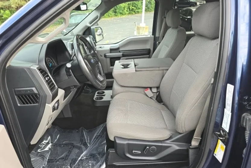 2017 Ford F-150 XLT photo 1