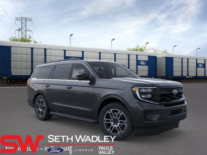 2025 Ford Expedition photo 1