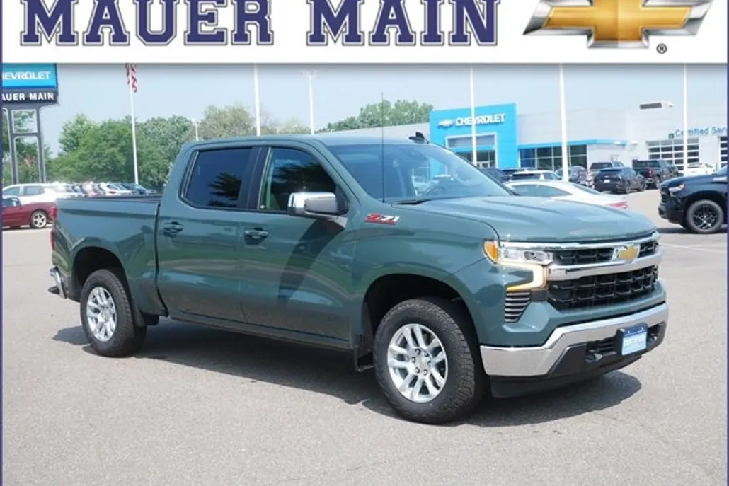 2025 Chevrolet Silverado 1500 LT photo 1