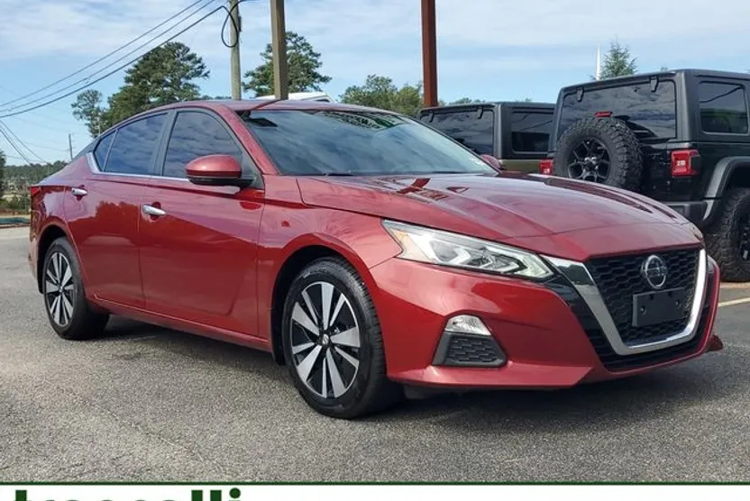 2022 Nissan Altima 2.5 SV photo 1
