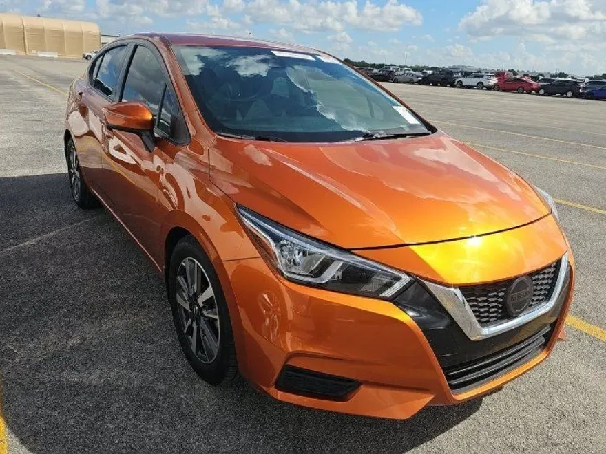 2020 Nissan Versa SV photo 1