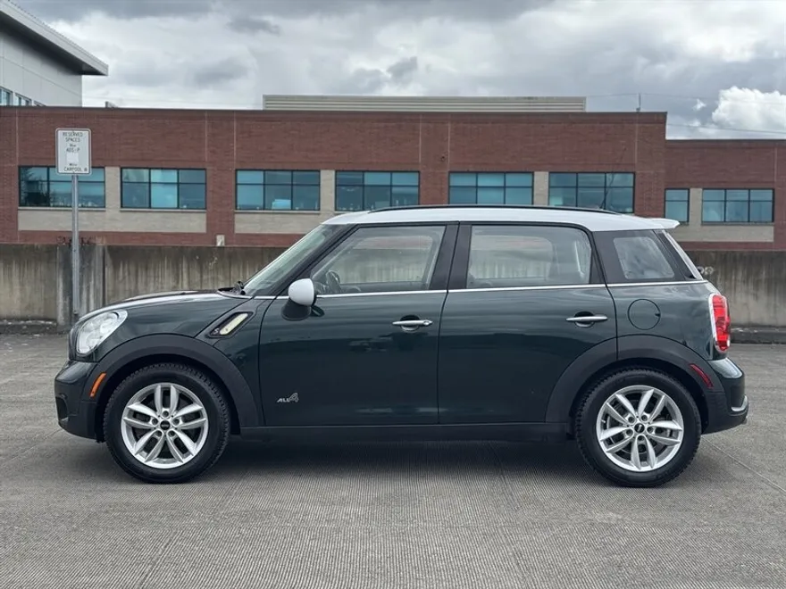 2012 Mini Countryman S ALL4 photo 1