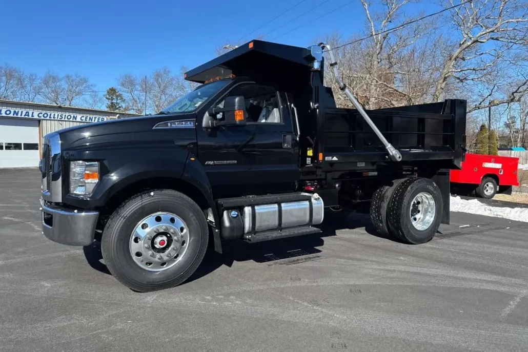 2025 Ford F-750 Regular Cab photo 1