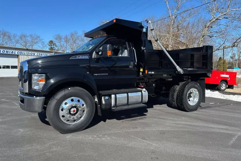 2025 Ford F-750 Regular Cab photo 1