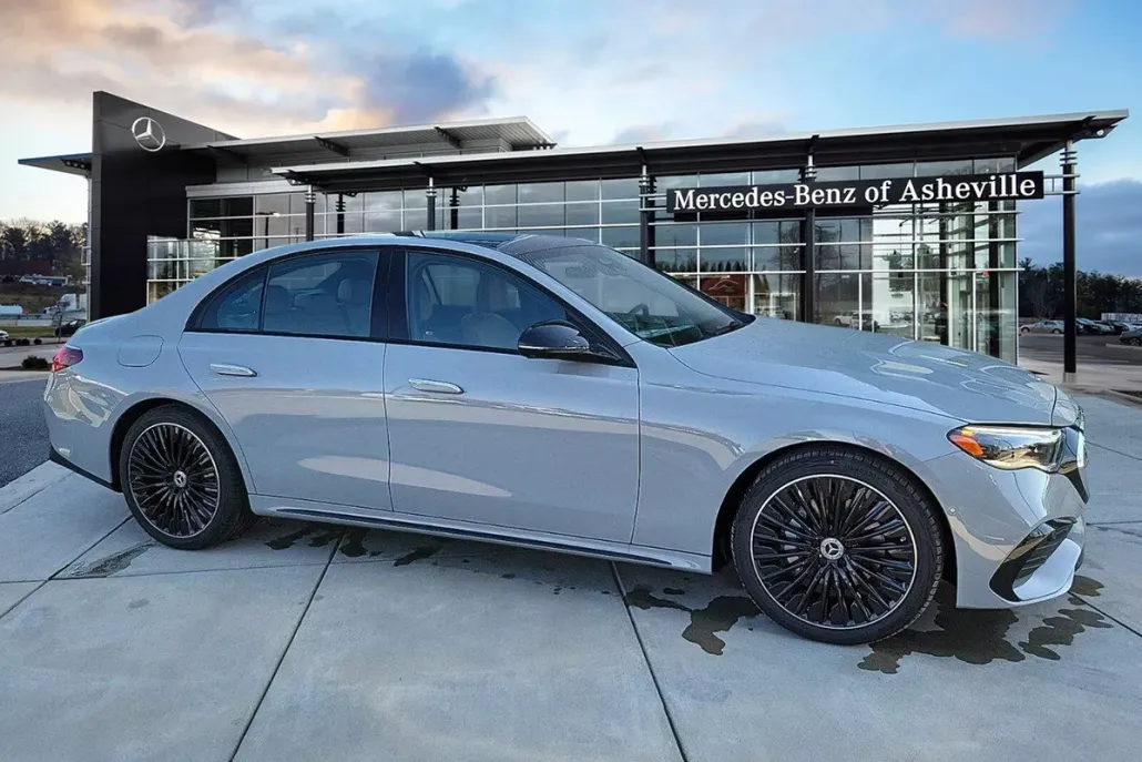 2025 Mercedes Benz E 350 4MATIC Sedan photo 1