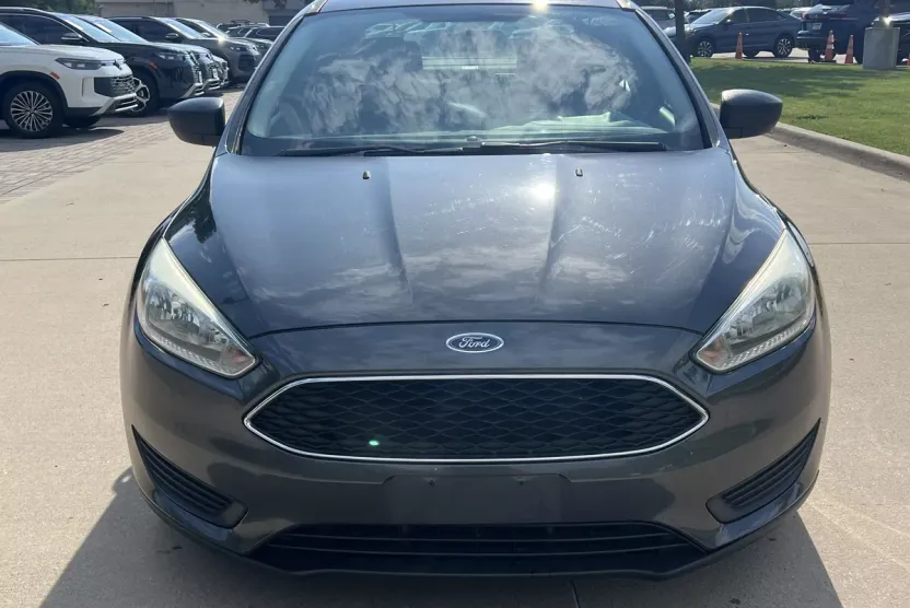 2015 Ford Focus S photo 1