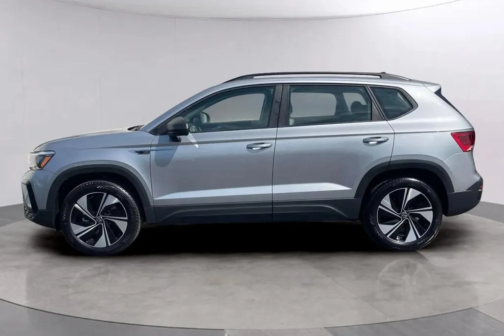 2023 Volkswagen Taos S photo 1