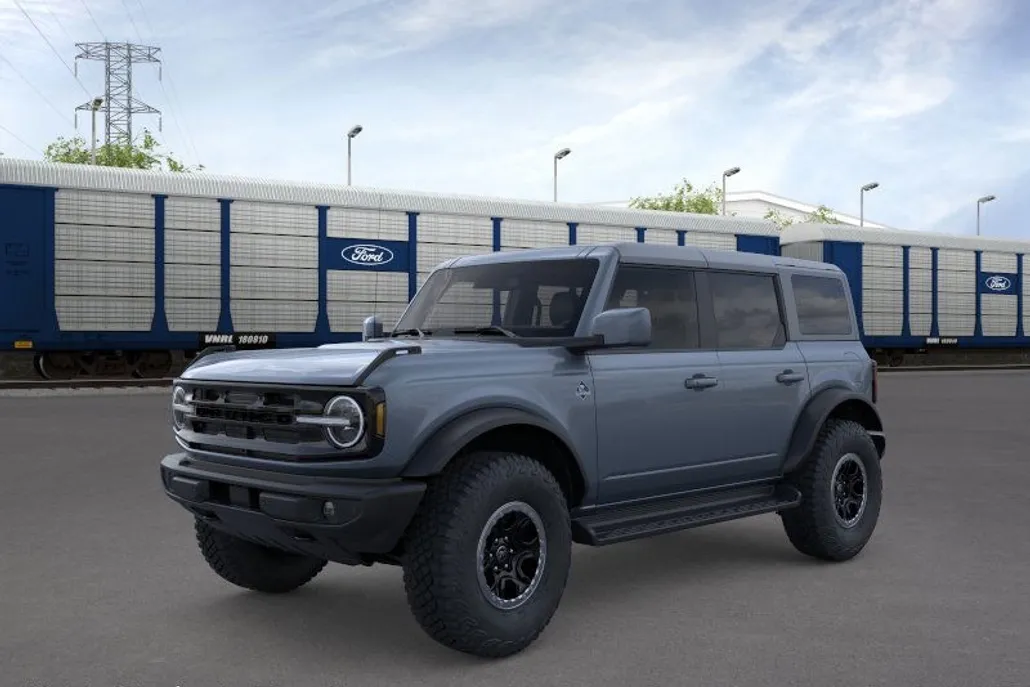 2025 Ford Bronco Outer Banks photo 1