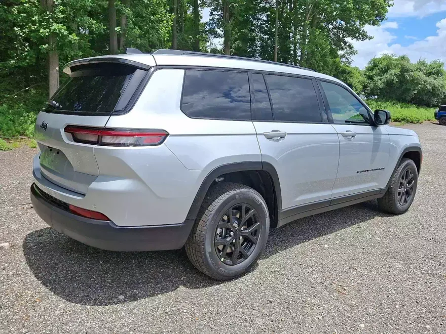 2025 Jeep Grand Cherokee Altitude X photo 1