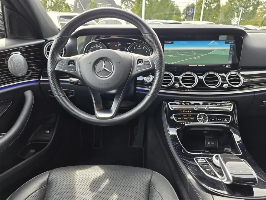 2018 Mercedes Benz E 400 4MATIC Wagon photo 1