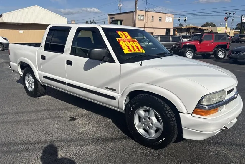 2003 Chevrolet S-10 Pickup photo 1