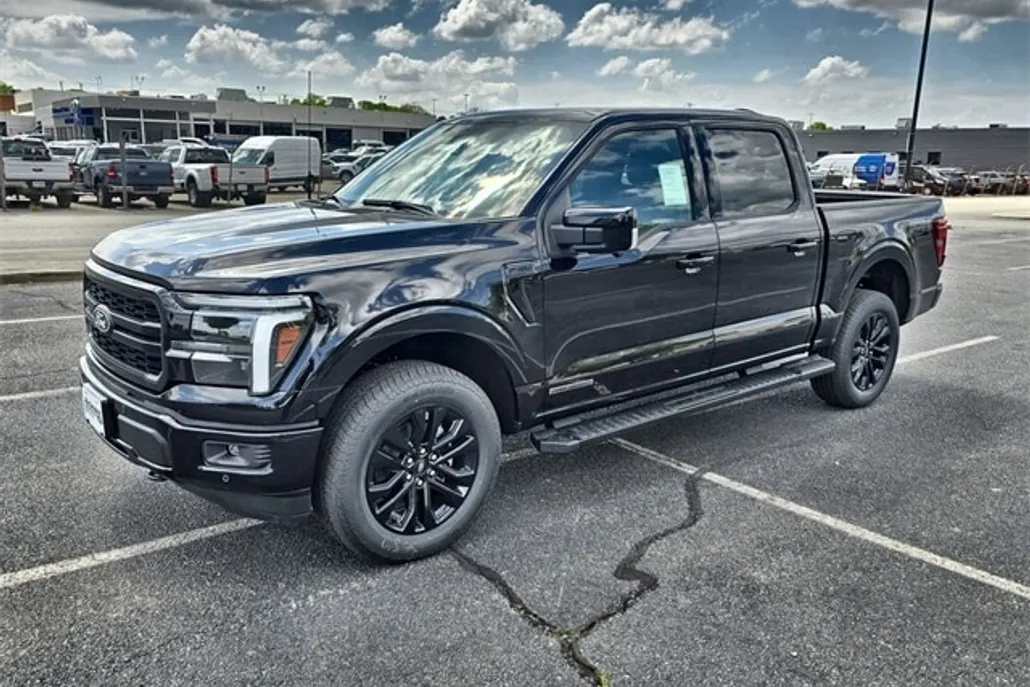 2025 Ford F-150 Lariat photo 1