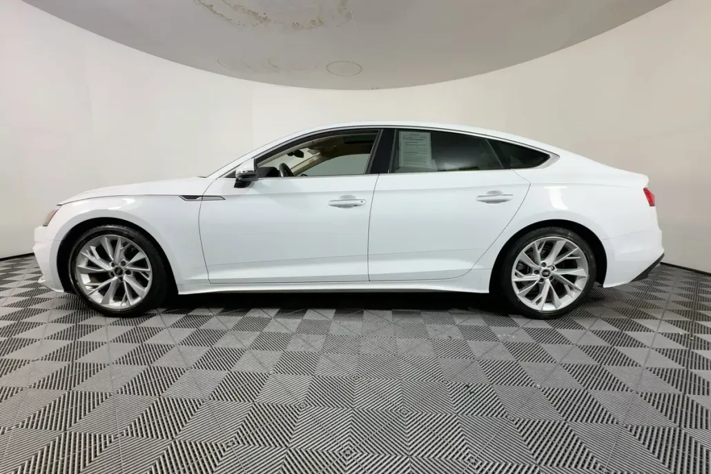 2021 Audi A5 40 Premium Plus photo 1