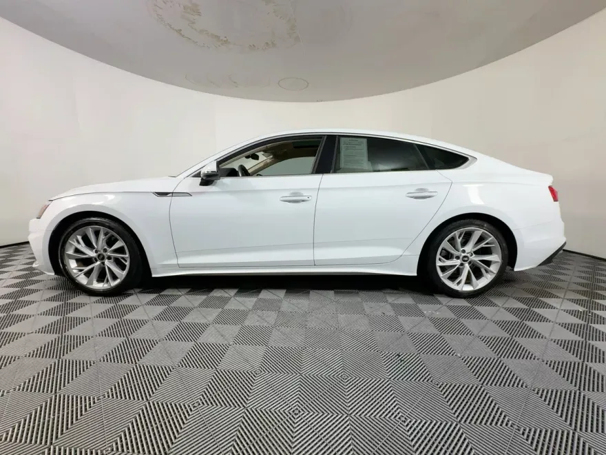 2021 Audi A5 40 Premium Plus photo 1